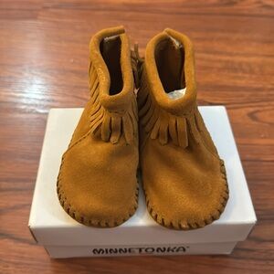 Minnetonkanka toddler soft moccasins